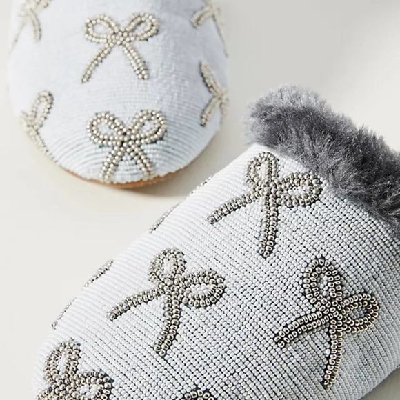 Anthropologie Shoes - NWT anthropologie elsa beaded bow slippers EU 40